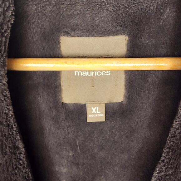 🌻3 for $18 Maurices Gray Faux Fur Vest - Picture 3 of 5